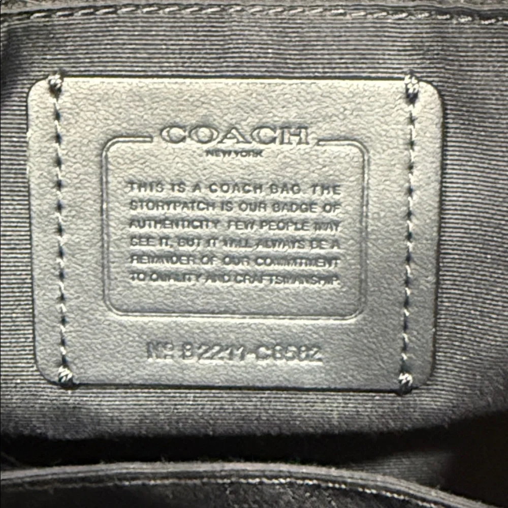 Coach Dempsey 22 Denim Signature Tote + Rare Starfish & Silver Charms - Picture 16 of 16